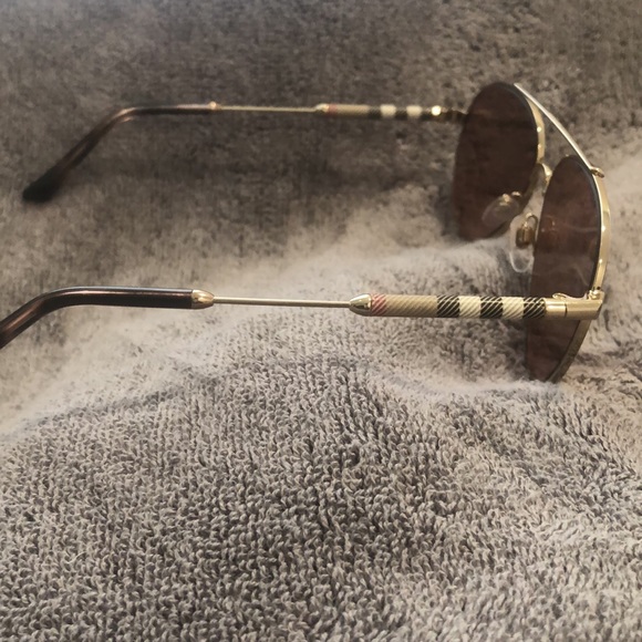 Burberry Sunglasses - Picture 4 of 6